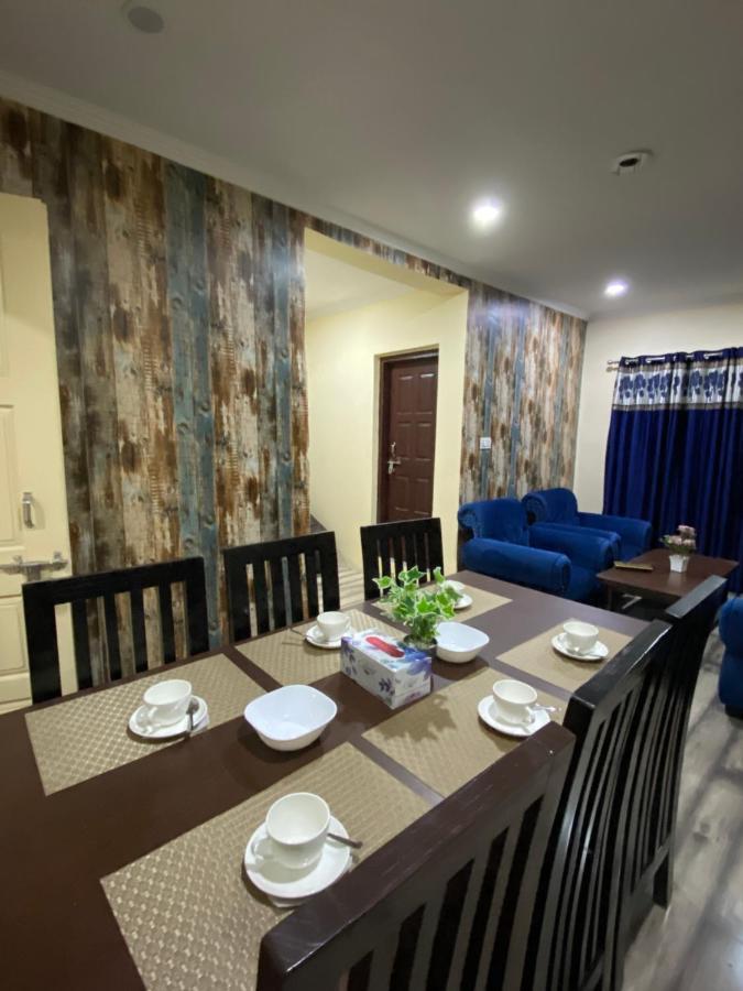 Khwaab Gah By The Khayabaan-Homestay Apartments Fully Furnished With Functional Kitchen, Wifi & Parking In City Centre Srīnagar Buitenkant foto