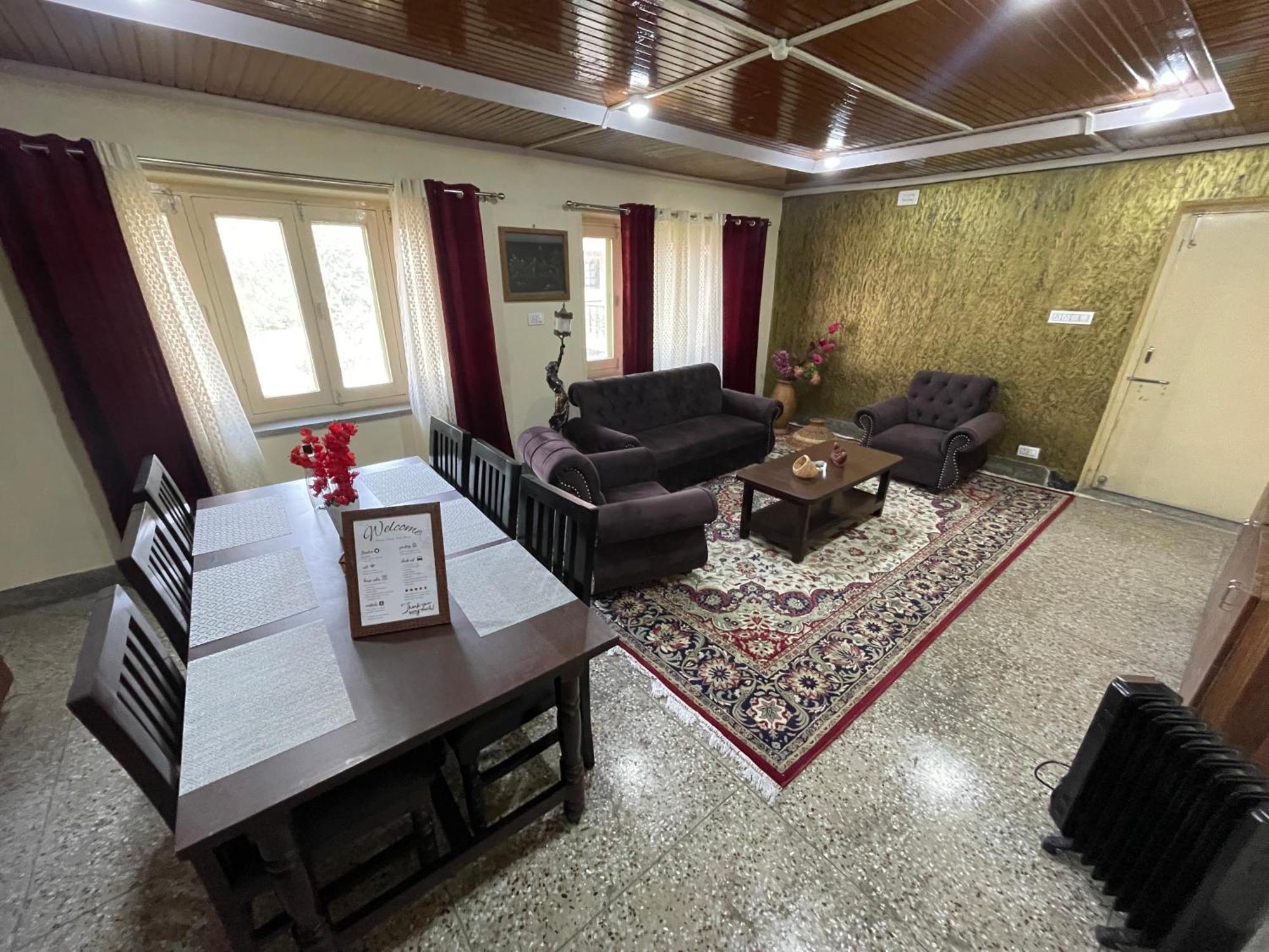 Khwaab Gah By The Khayabaan-Homestay Apartments Fully Furnished With Functional Kitchen, Wifi & Parking In City Centre Srīnagar Buitenkant foto