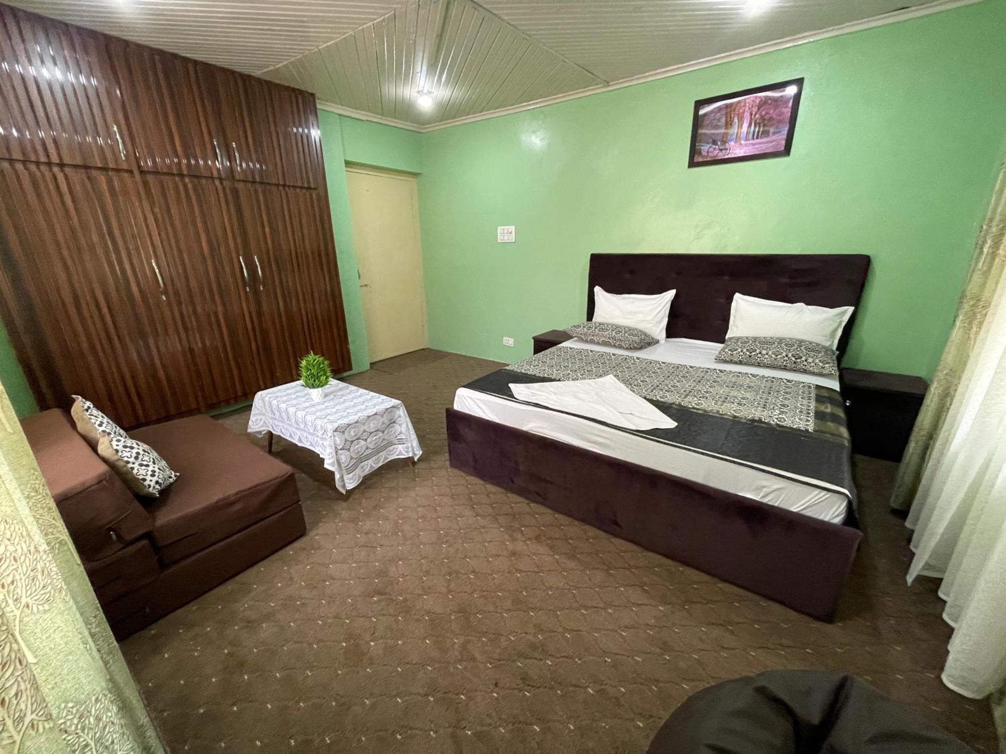 Khwaab Gah By The Khayabaan-Homestay Apartments Fully Furnished With Functional Kitchen, Wifi & Parking In City Centre Srīnagar Buitenkant foto
