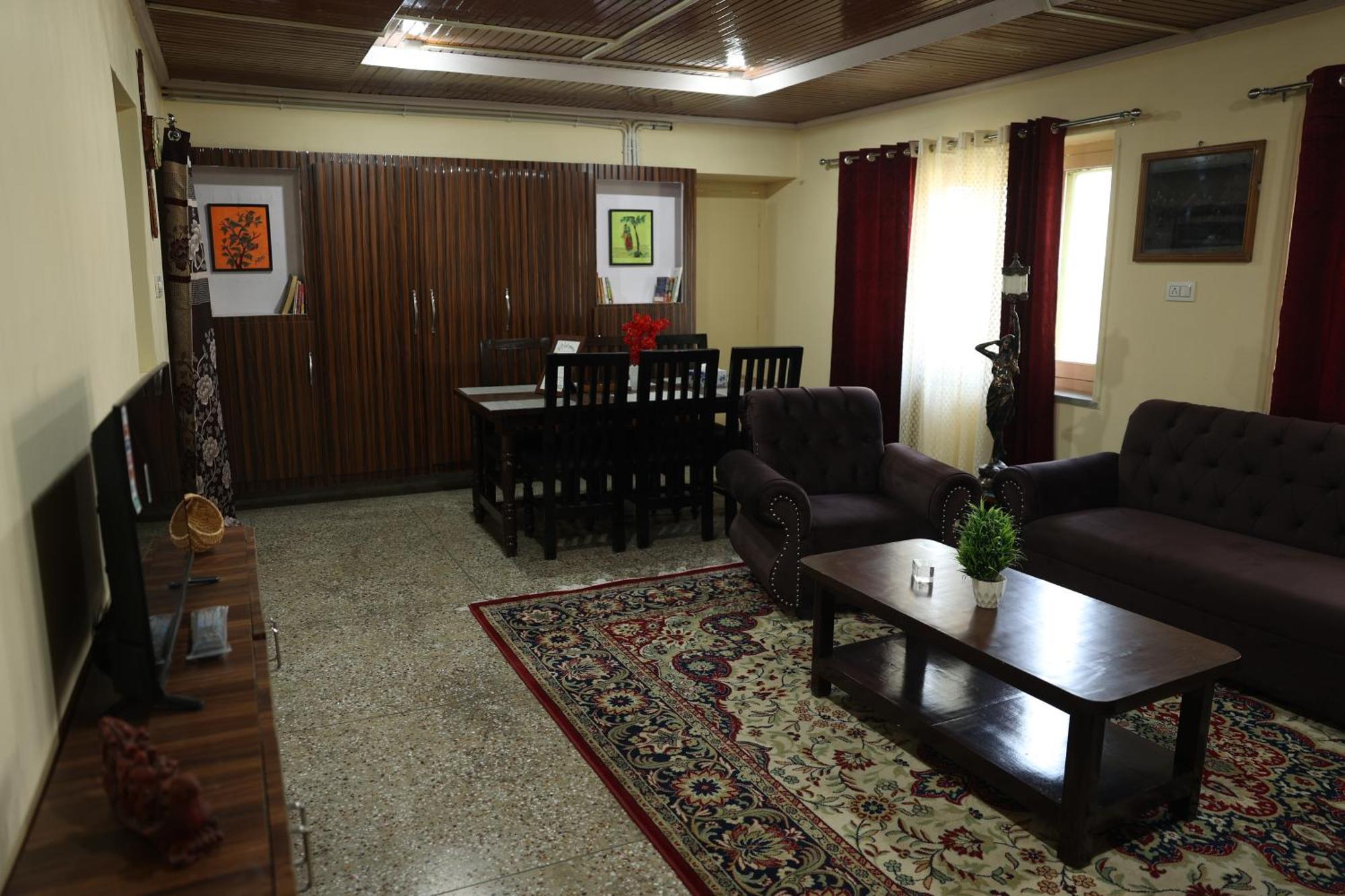 Khwaab Gah By The Khayabaan-Homestay Apartments Fully Furnished With Functional Kitchen, Wifi & Parking In City Centre Srīnagar Buitenkant foto
