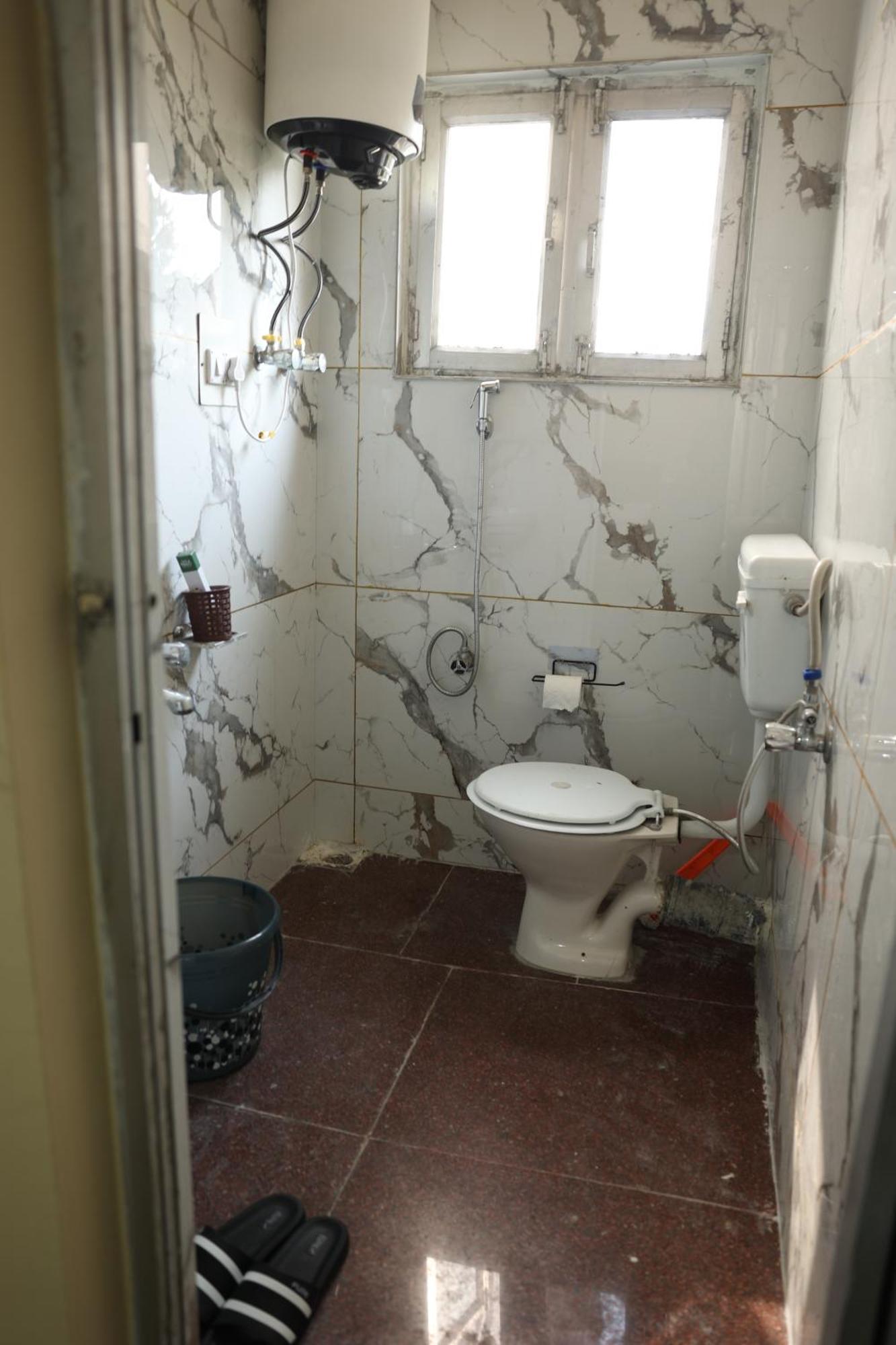 Khwaab Gah By The Khayabaan-Homestay Apartments Fully Furnished With Functional Kitchen, Wifi & Parking In City Centre Srīnagar Buitenkant foto